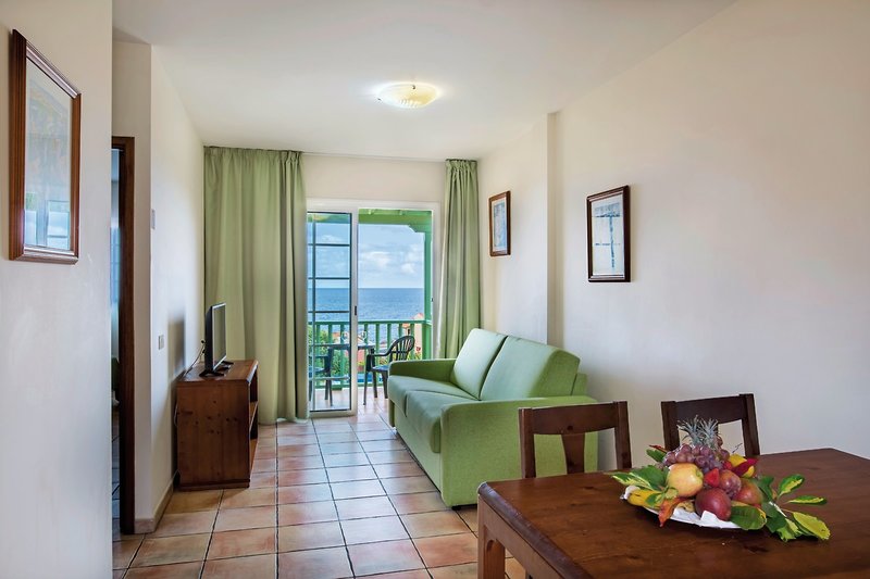 Apartamentos La Caleta 12