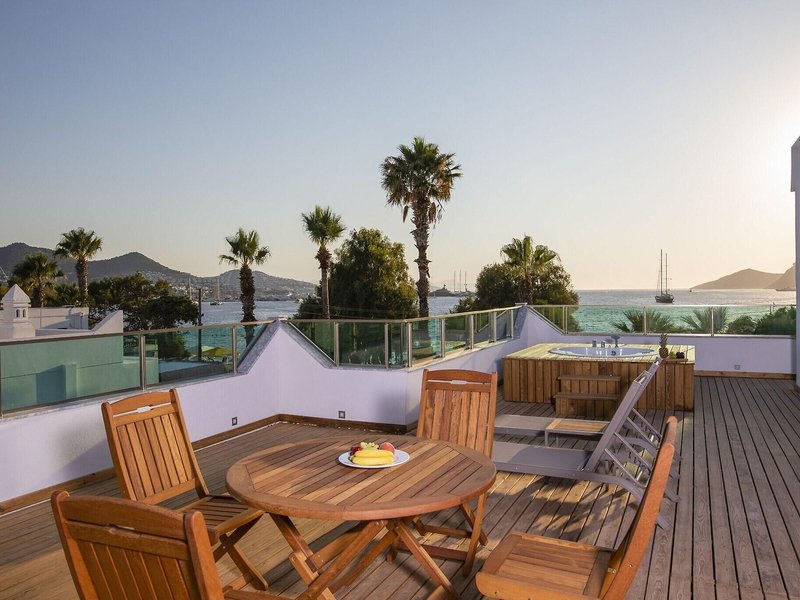 Yalipark Beach Hotel 19