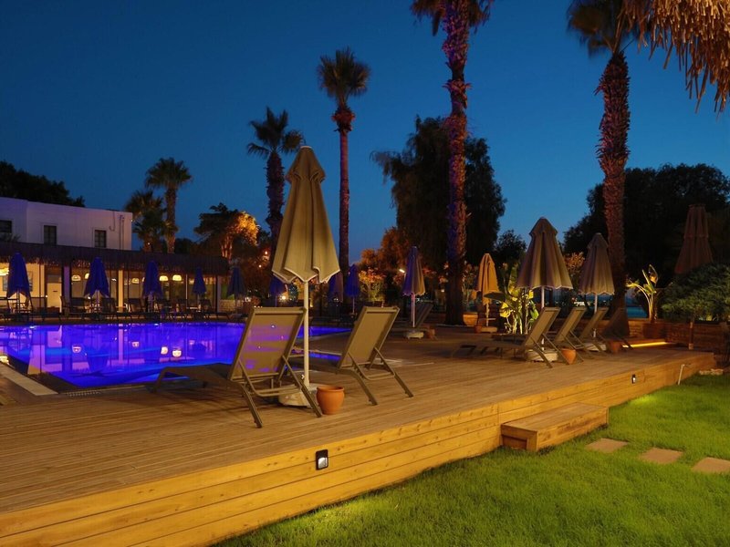 Yalipark Beach Hotel 21