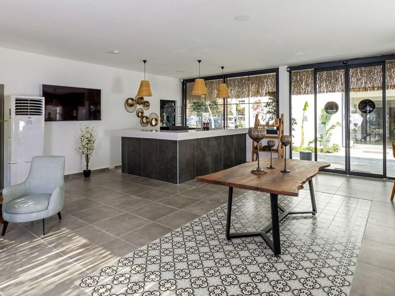 Yalipark Beach Hotel 26