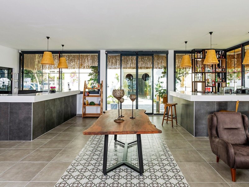 Yalipark Beach Hotel 28