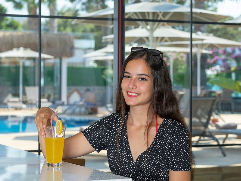 Yalipark Beach Hotel 29