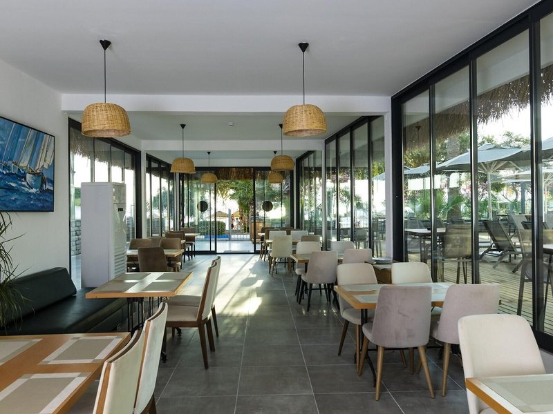 Yalipark Beach Hotel 31