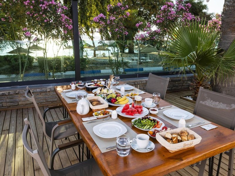 Yalipark Beach Hotel 33