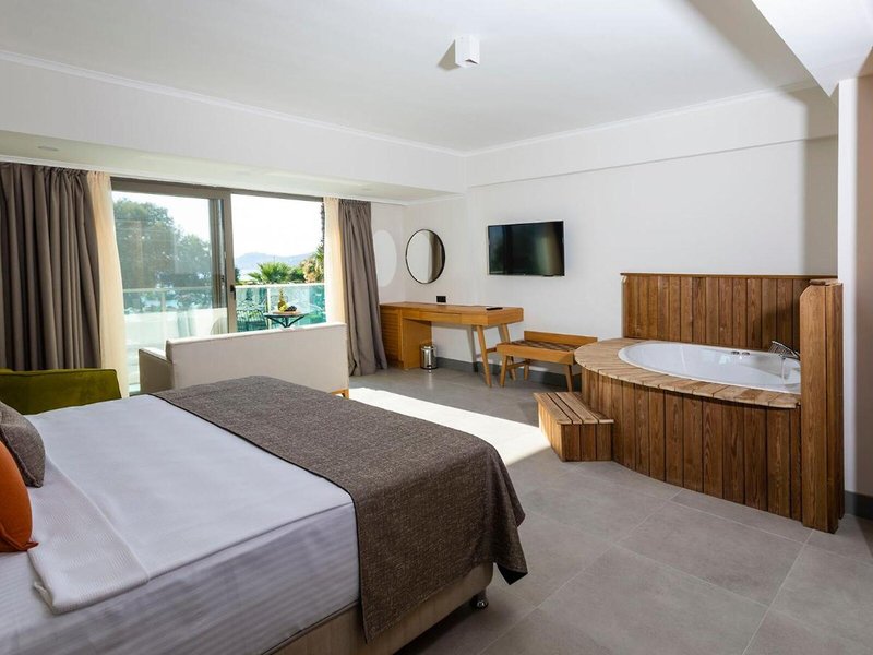 Yalipark Beach Hotel 38