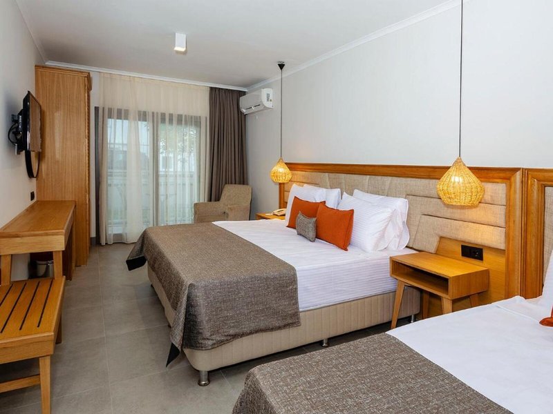 Yalipark Beach Hotel 40