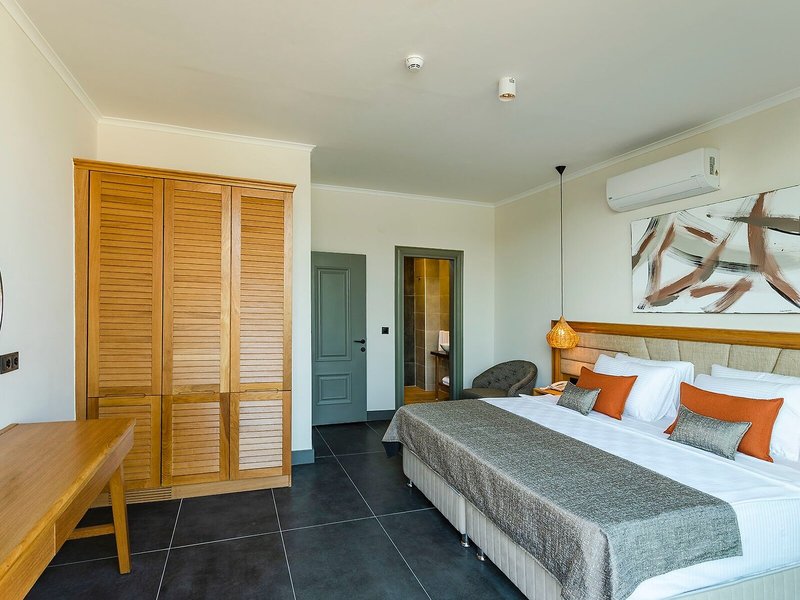 Yalipark Beach Hotel 43