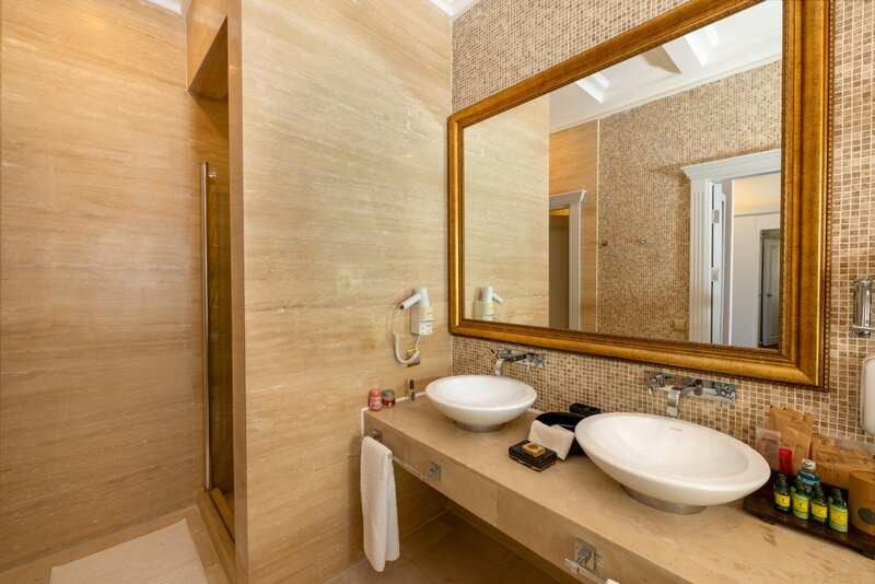 Amara Dolce Vita Luxury 151