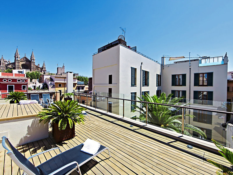 Petit Palace Tres 1