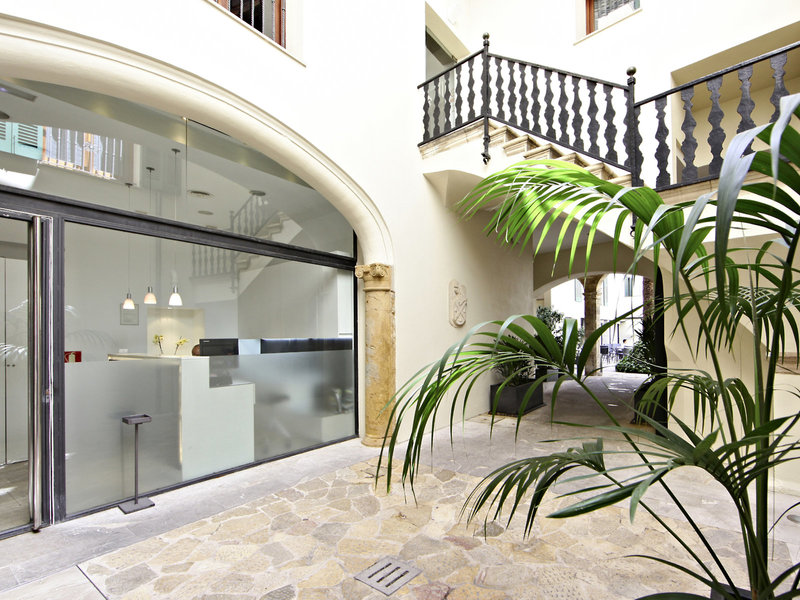 Petit Palace Tres 8