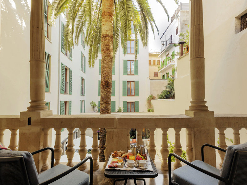 Petit Palace Tres 19