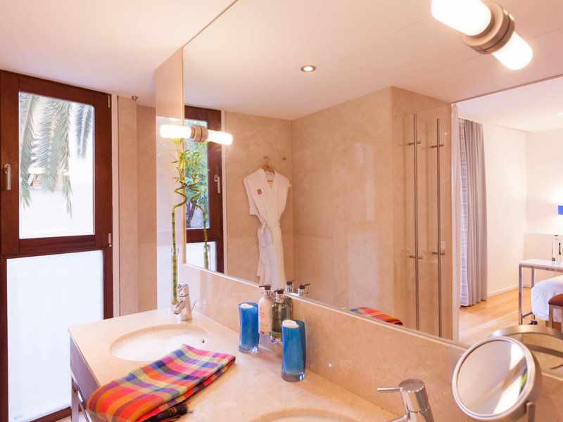 Petit Palace Tres 25