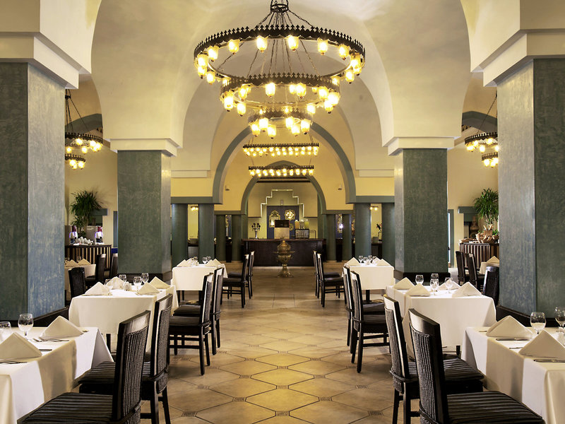 JAZ Lamaya Resort 18 - Restaurant