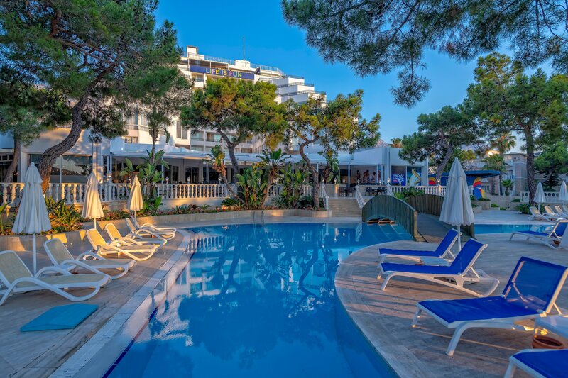 Amara Comfort Resort 51