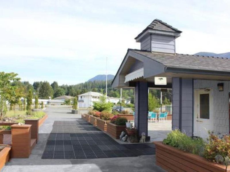 Baymont by Wyndham Gold River 1