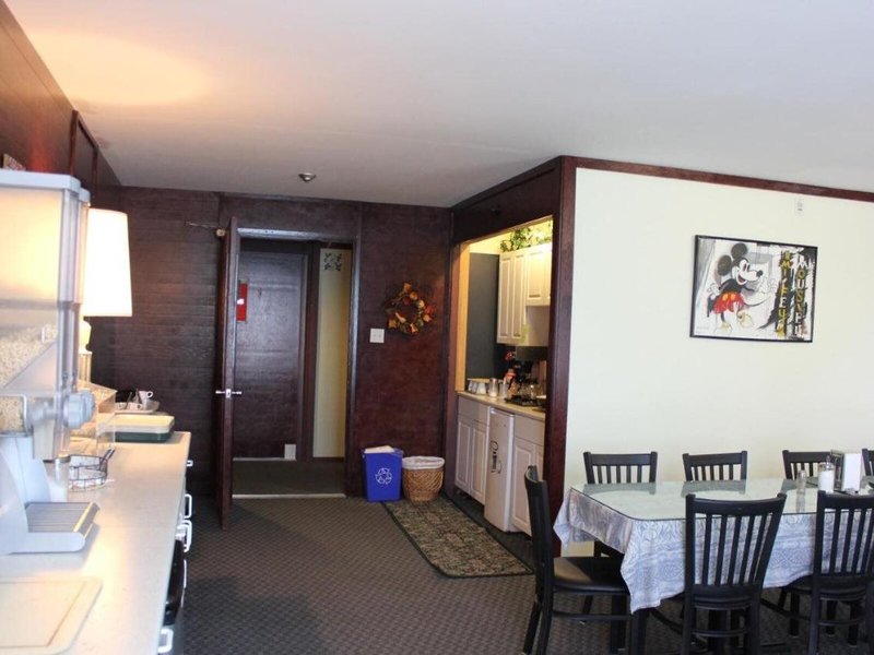 Baymont by Wyndham Gold River 3