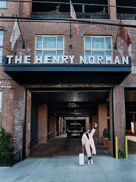 Henry Norman Hotel