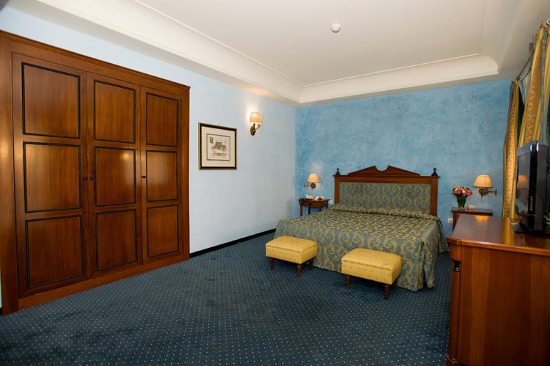 Hotel Federico II Central Palace 4