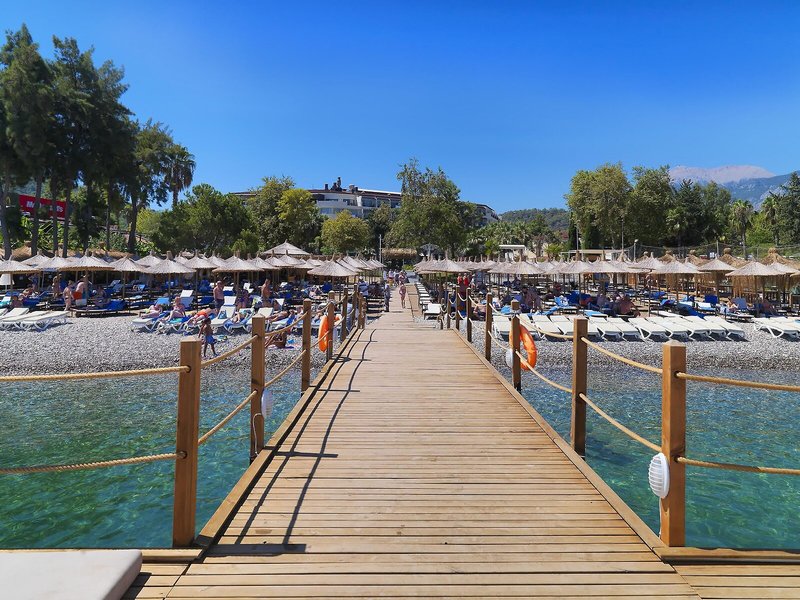 Queen´s Park Türkiz Kemer 7