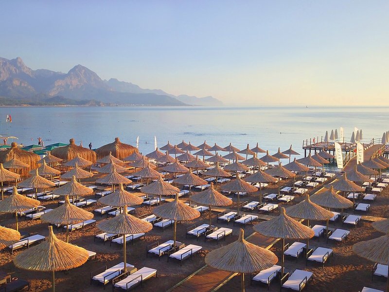 Queen´s Park Türkiz Kemer 11