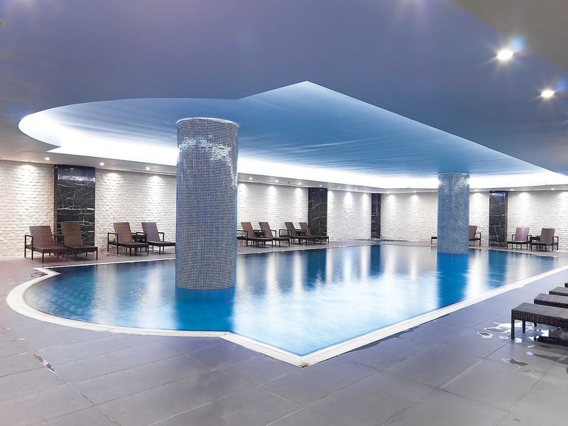 Queen´s Park Türkiz Kemer 15