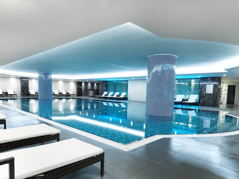 Queen´s Park Türkiz Kemer 17