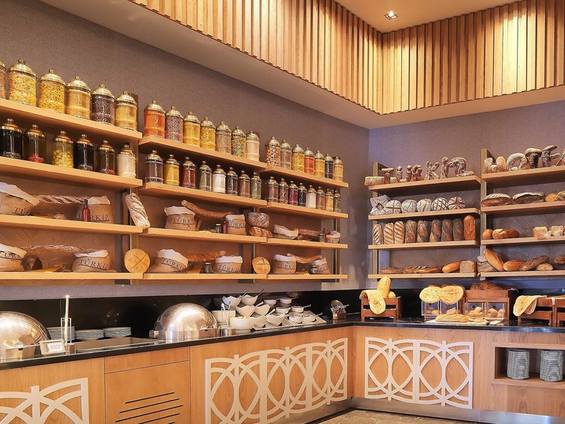 Queen´s Park Türkiz Kemer 36