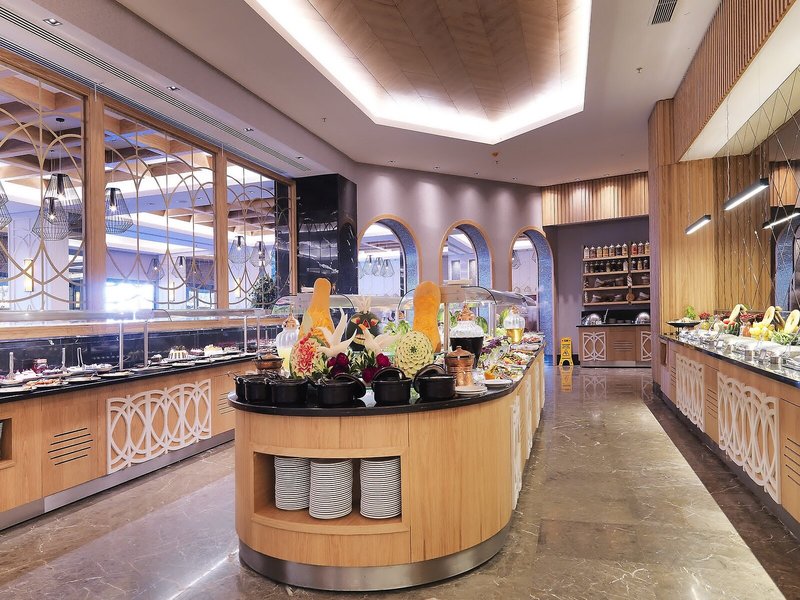 Queen´s Park Türkiz Kemer 37