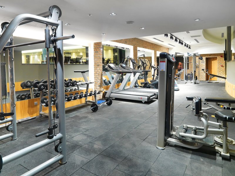 Queen´s Park Türkiz Kemer 39