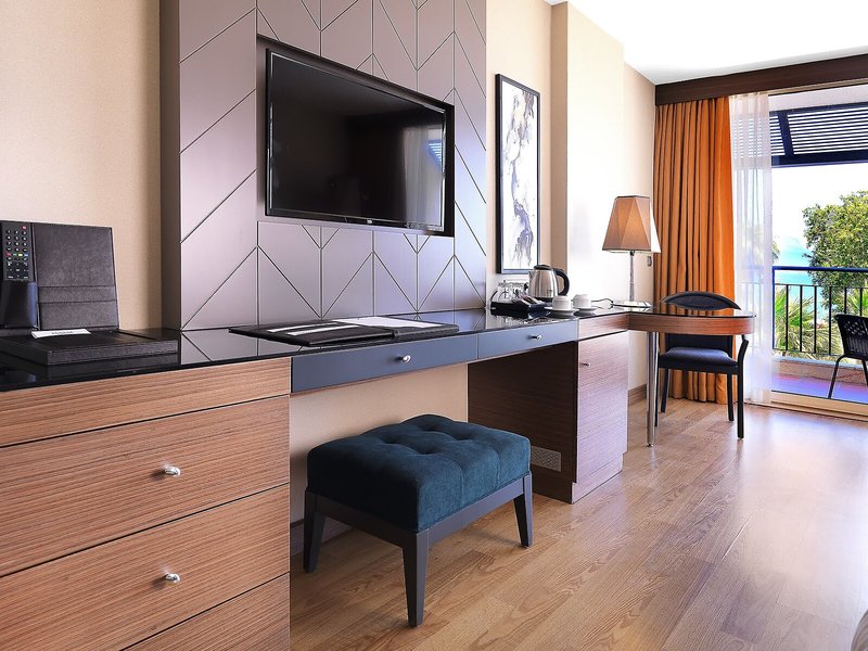 Queen´s Park Türkiz Kemer 49