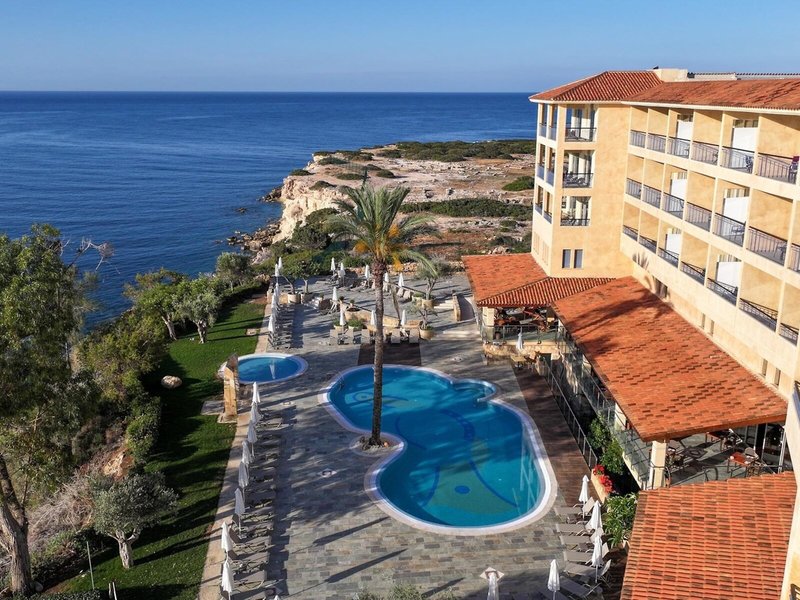 SENTIDO Thalassa Coral Bay 6