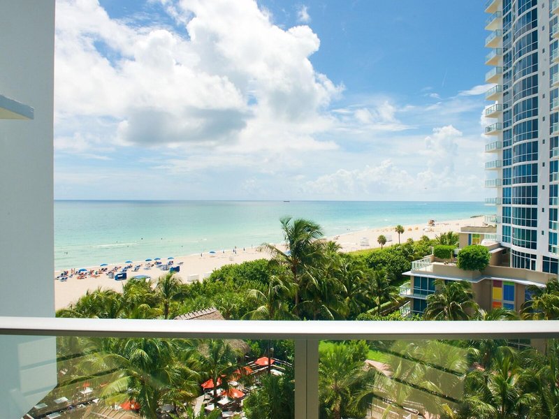 Cadillac Hotel & Beach Club, Autograph Collection 13