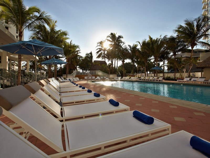 Cadillac Hotel & Beach Club, Autograph Collection 16