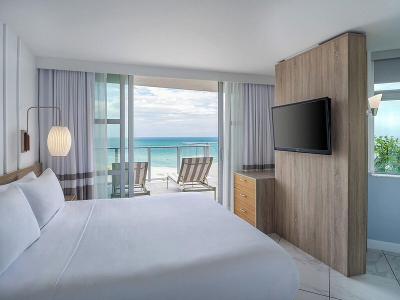 Cadillac Hotel & Beach Club, Autograph Collection 44