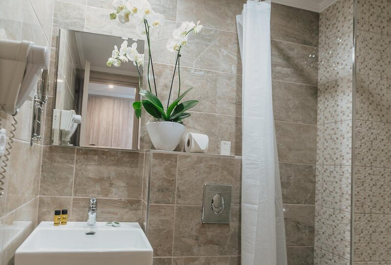 Ammos Beach Studios & Suites 19 - Bathroom Example