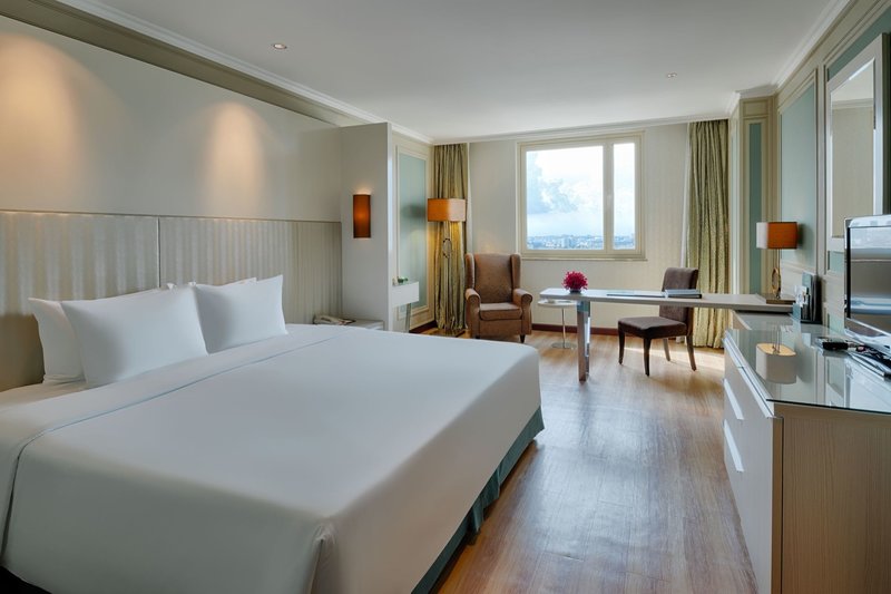 Windsor Plaza Hotel 11