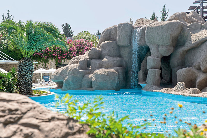 Blue Waters Club 9