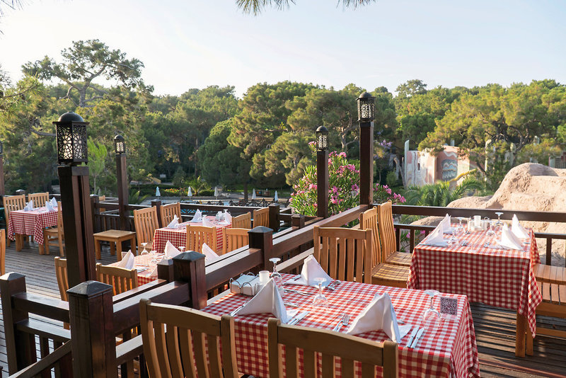 Blue Waters Club 18