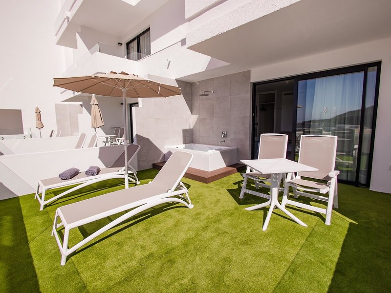 Servatur Hartaguna 38