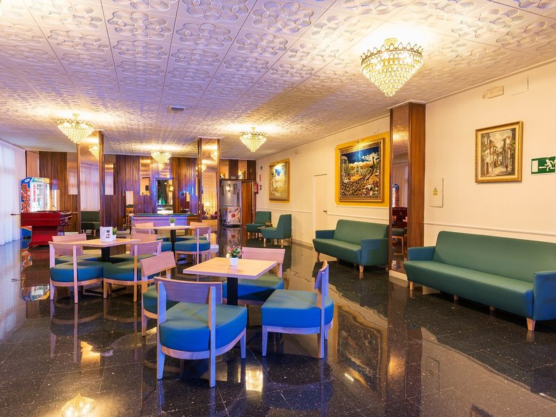 Continental Tossa Hotel 13