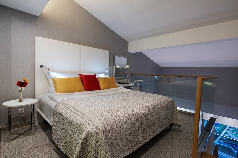 The Sense De Luxe Hotel 33