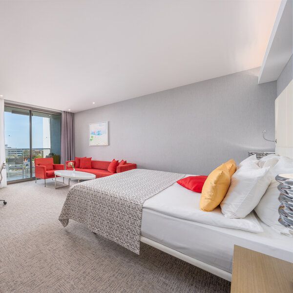 The Sense De Luxe Hotel 11