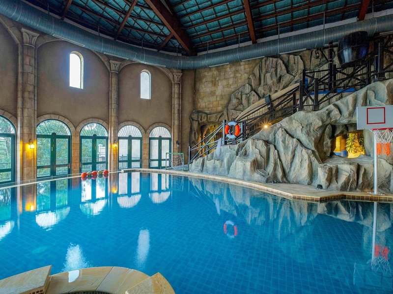 Mercure Danang French Village Bana Hills 16