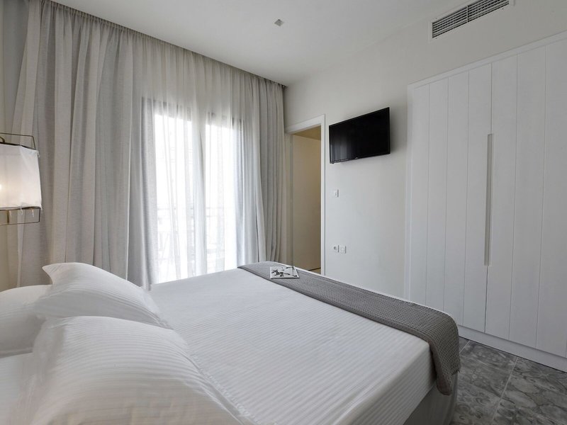 Kefalonia Grand 35