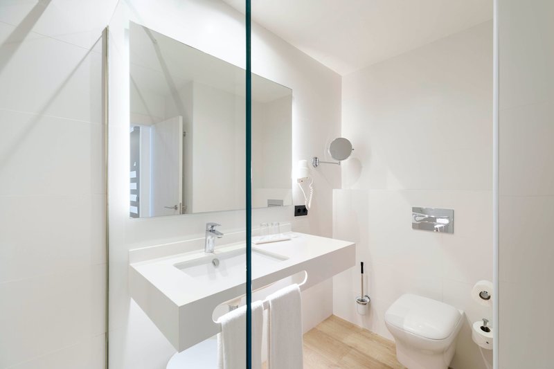 THB Naeco Ibiza Class 13