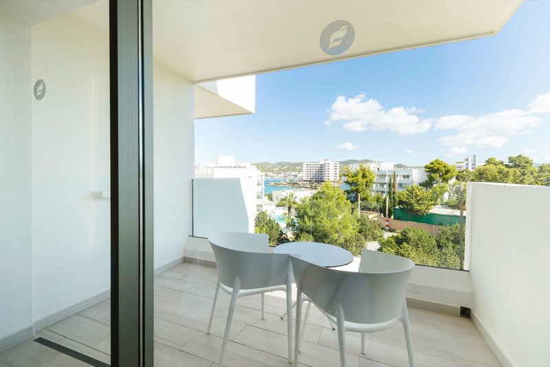 THB Naeco Ibiza Class 14