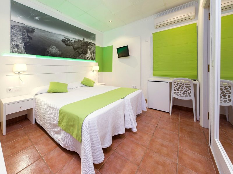 Hostal Adelino 26