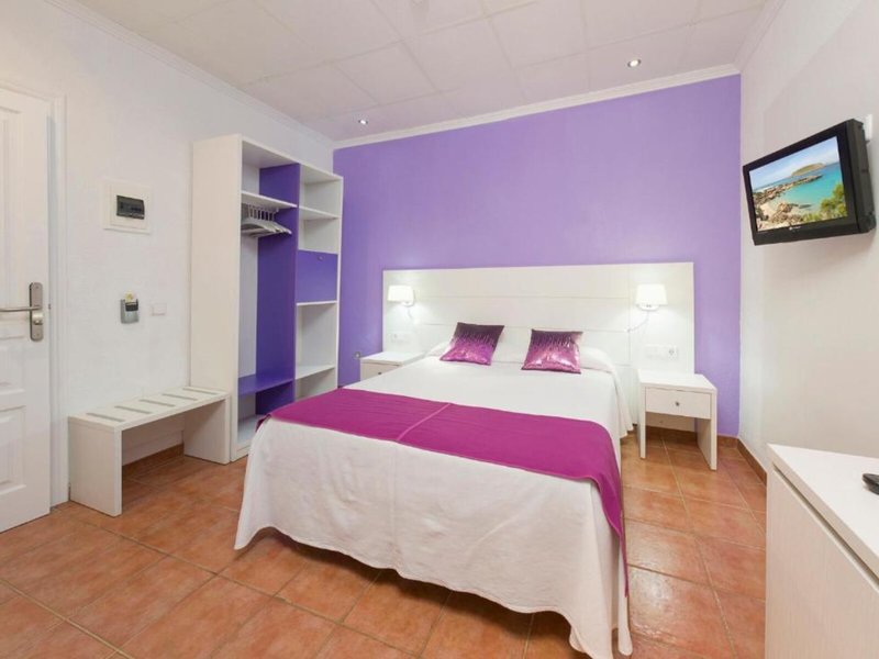 Hostal Adelino 27
