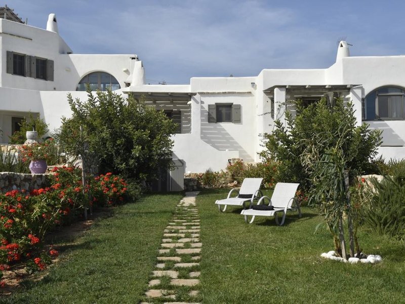 Naoussa Hills Boutique Resort 1