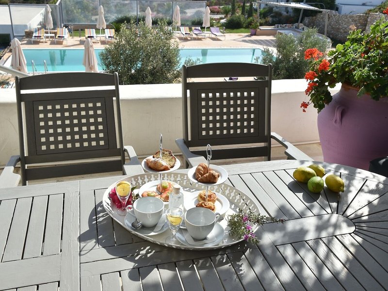 Naoussa Hills Boutique Resort 13